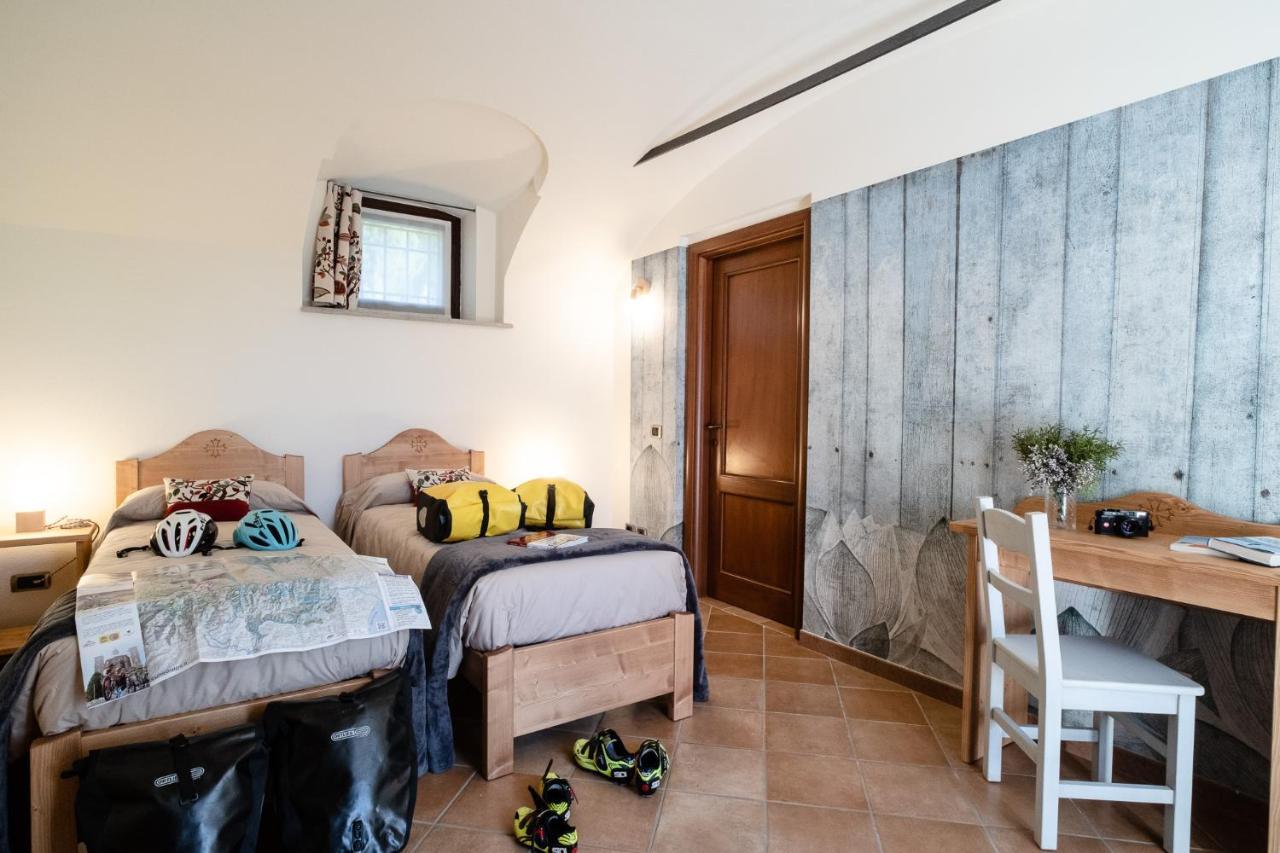 Hotel Casa Bart, Bike And Outdoor Hospitality à Villar San Costanzo Extérieur photo
