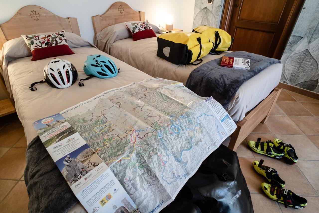 Hotel Casa Bart, Bike And Outdoor Hospitality à Villar San Costanzo Extérieur photo